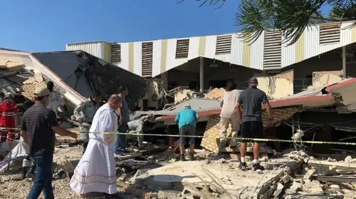 When the Roof of a Mexican Church Collapsed in an Instant